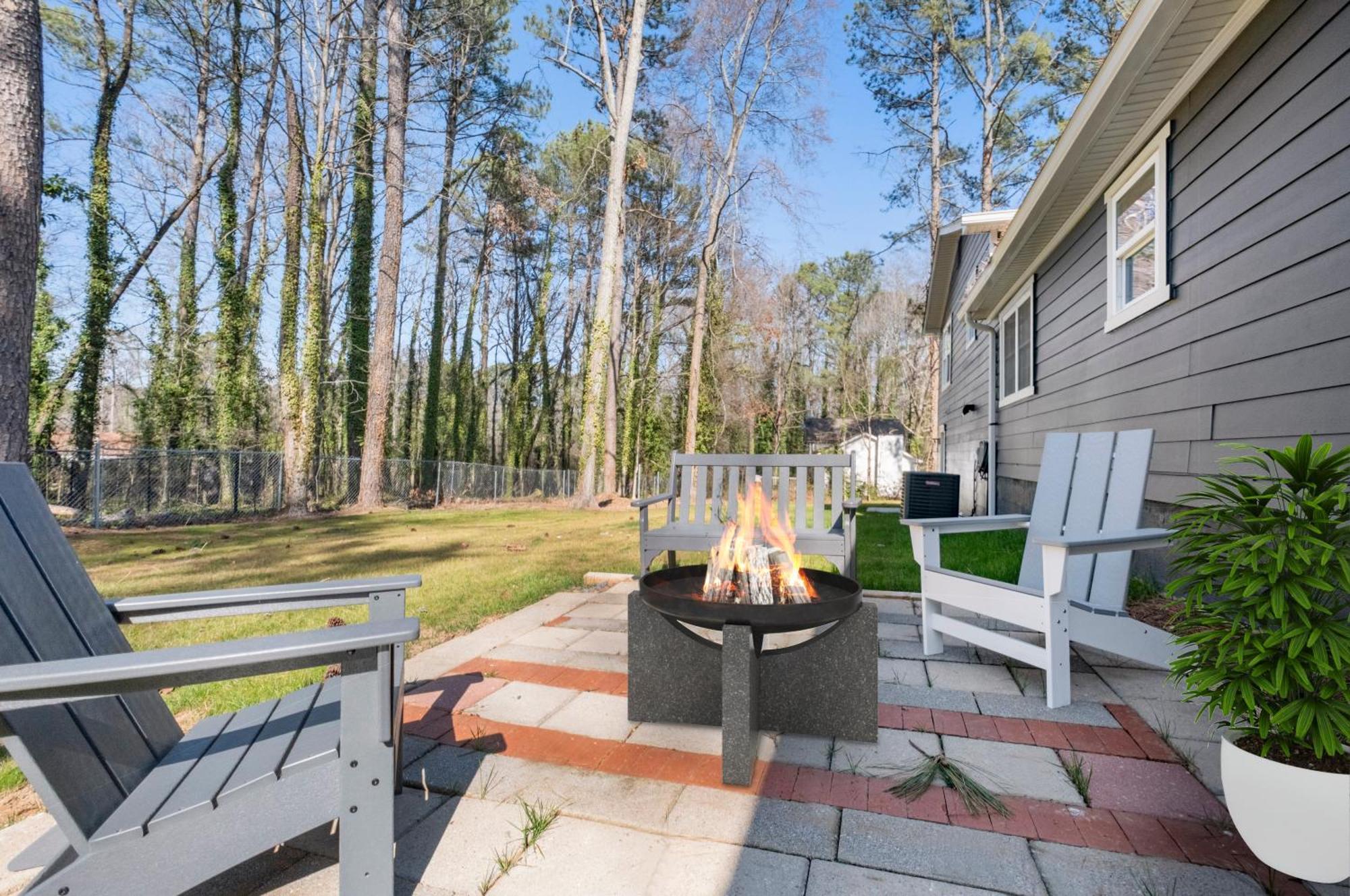 Outdoor Projector, Arcade, Fire Pit, 2 Car Garage, 2 Living Rooms 스넬빌 외부 사진