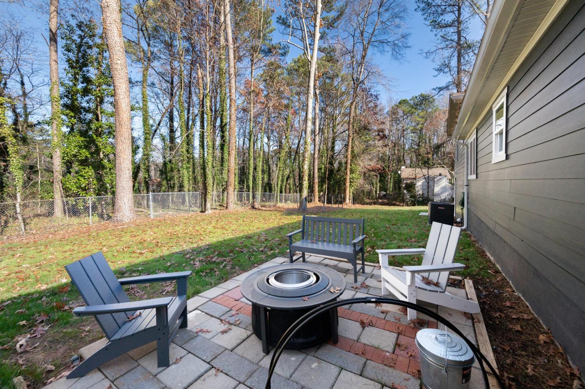 Outdoor Projector, Arcade, Fire Pit, 2 Car Garage, 2 Living Rooms 스넬빌 외부 사진